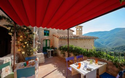 Il Castello di Postignano: in Umbria uno scrigno di lusso con Spa, chef stellato e panorama d’incanto